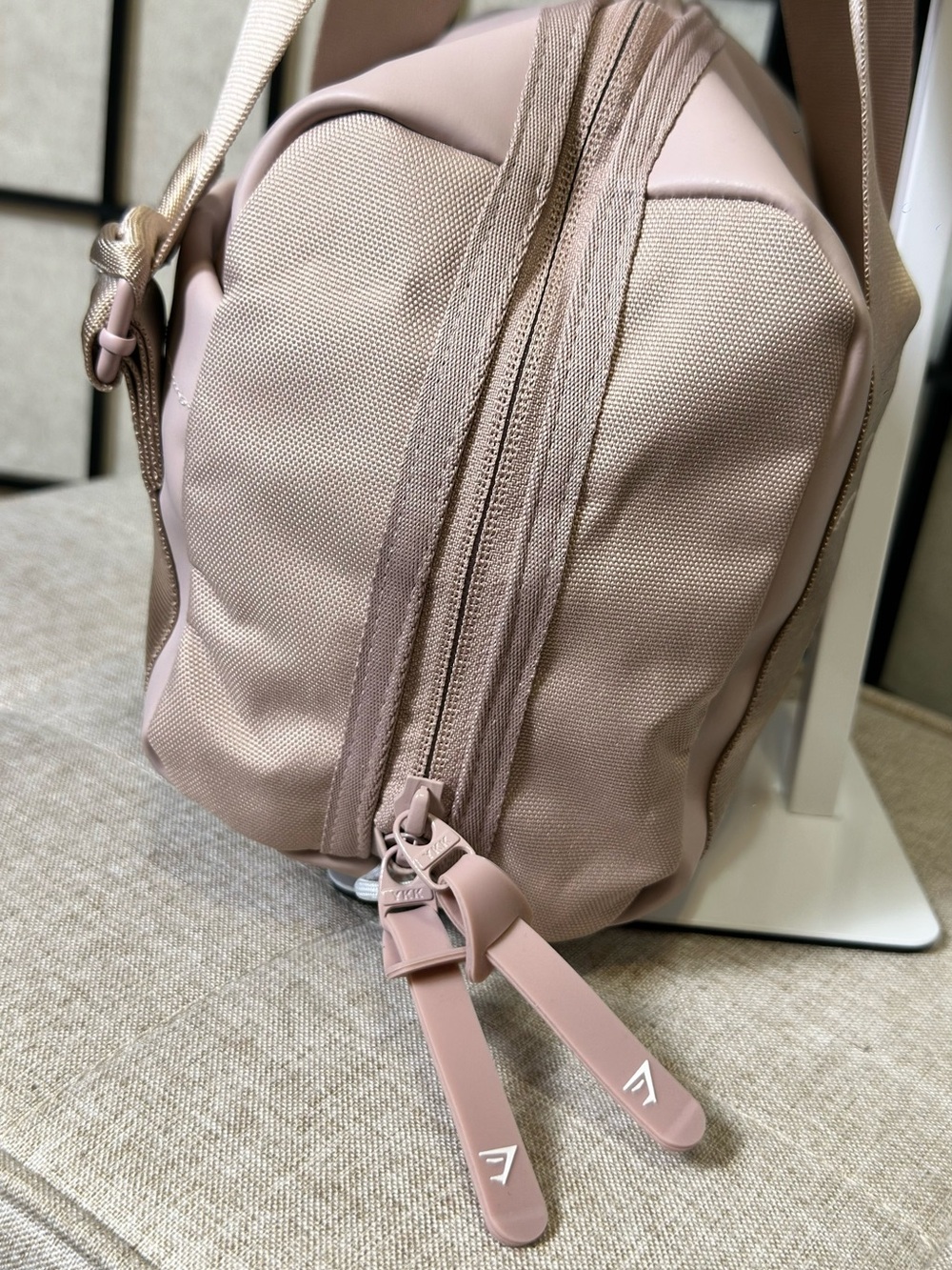 GYMSHARK Blush Pink Gym Bag - Picture 5 of 16